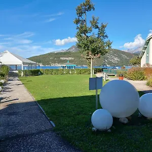 En Rez De Jardin Au Bord Du D’annecy Duingt